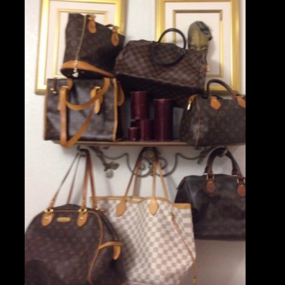I’m selling a few of my LV collection.. - Picture 2 of 8